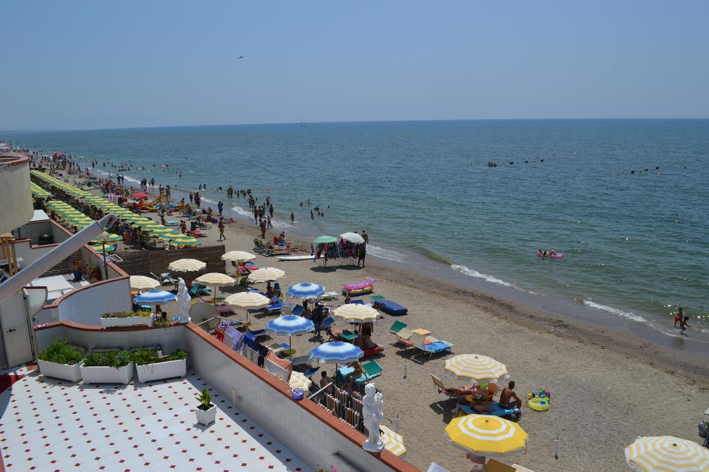 Casa Vacanze Dei Navigatori On The Sea Pontecagnano Bagian luar foto