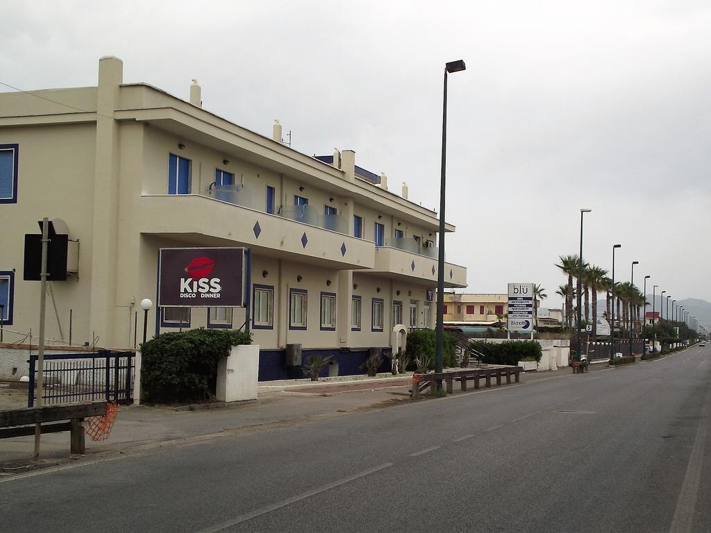 Casa Vacanze Dei Navigatori On The Sea Pontecagnano Bagian luar foto